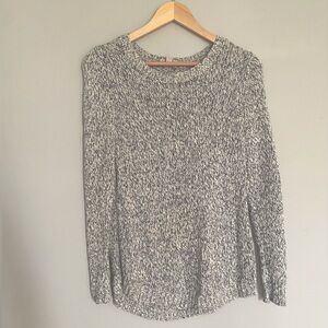 LOFT Gray / Blue and White Knit Sweater Size Medium Petite